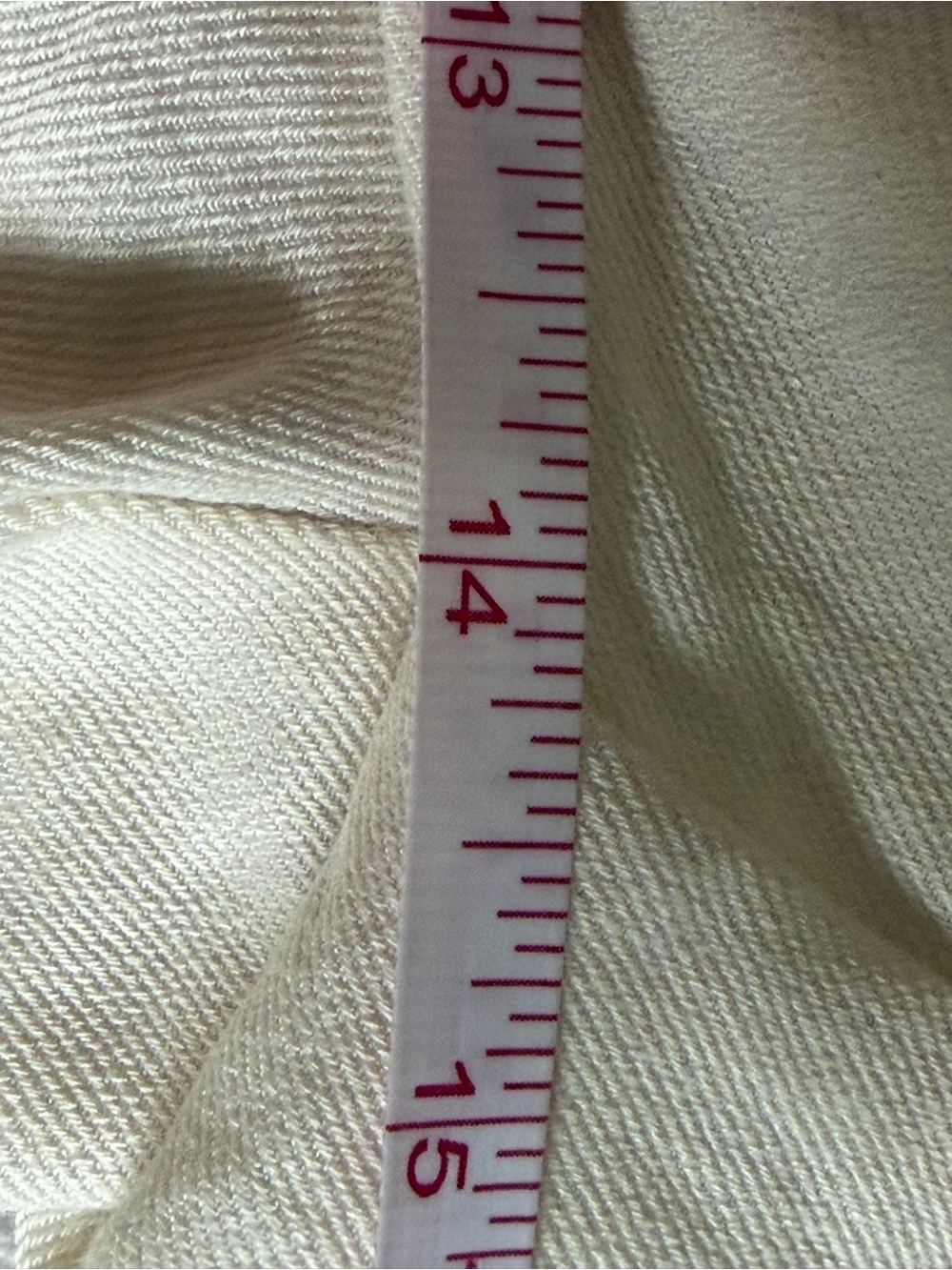 OGL Viscose-Linen Weave High Rise Cuffed Linen Shorts in an Off White, Size M - Picture 7 of 8